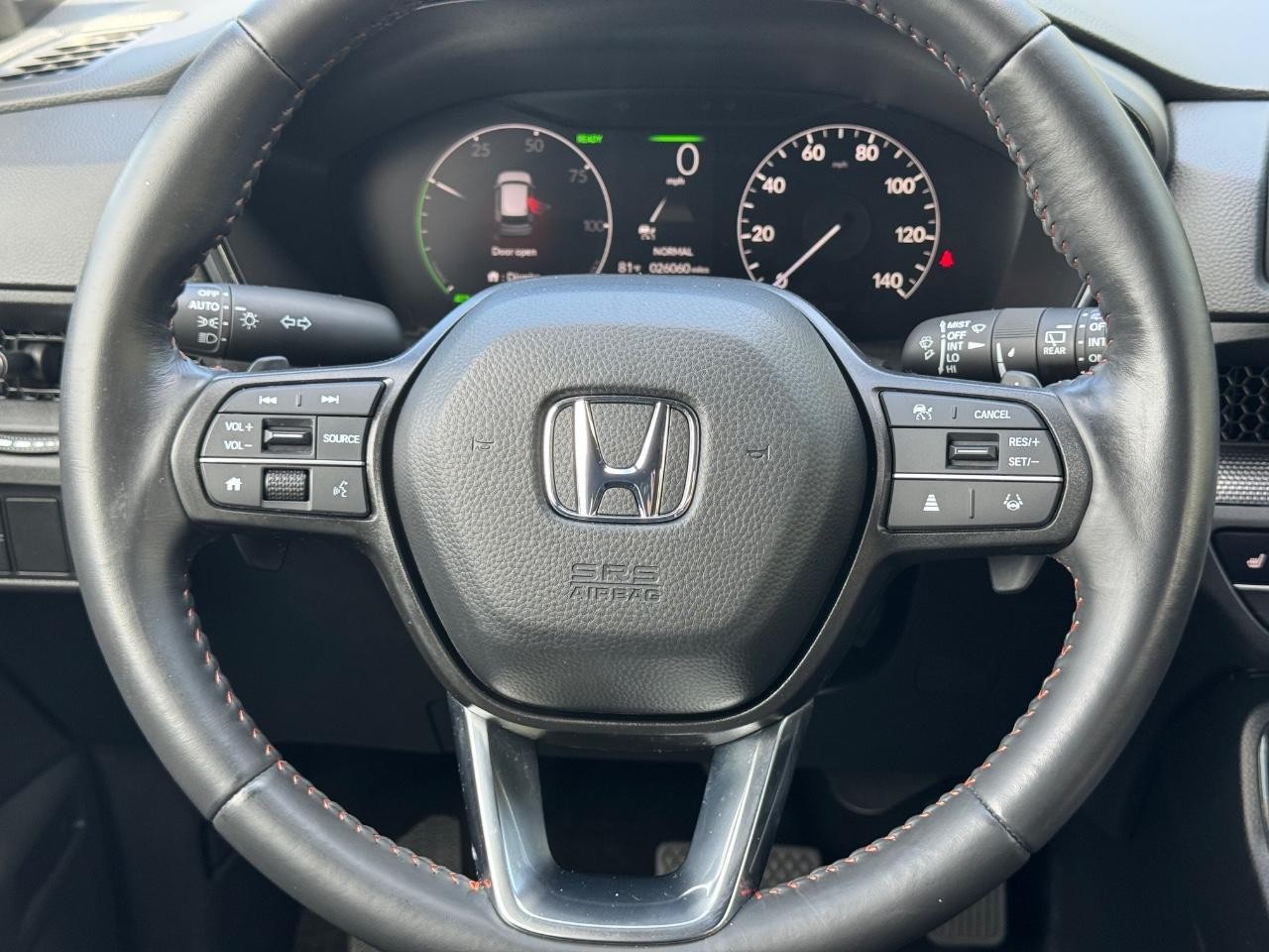 Honda CR-V Hybrid Vehicle Full-screen Gallery Image 12