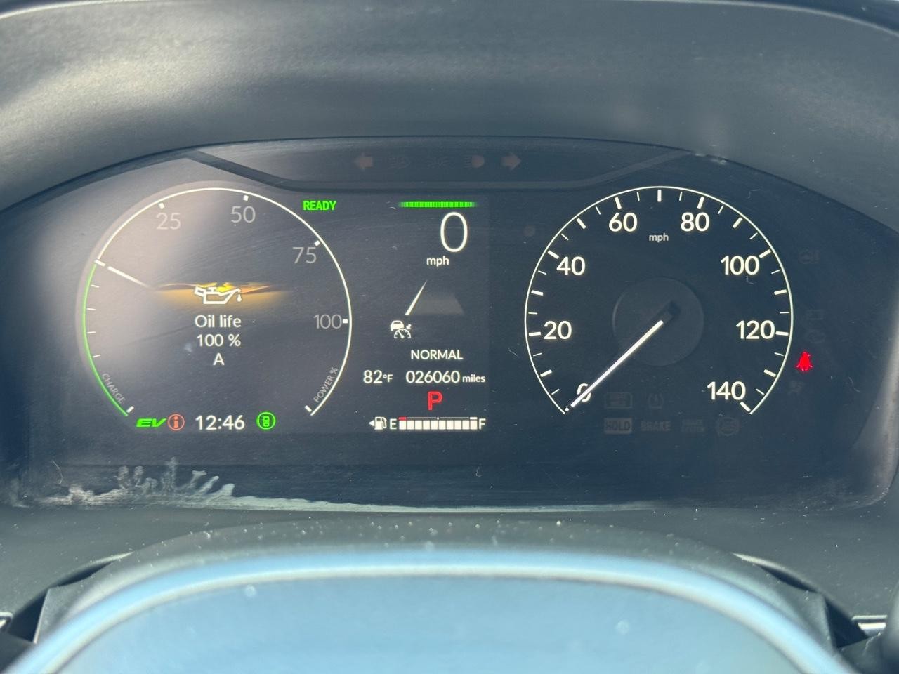 Honda CR-V Hybrid Vehicle Full-screen Gallery Image 20