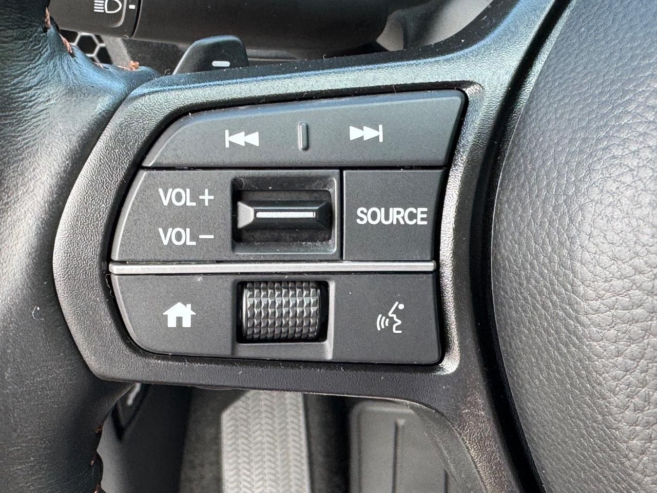 Honda CR-V Hybrid Vehicle Full-screen Gallery Image 21