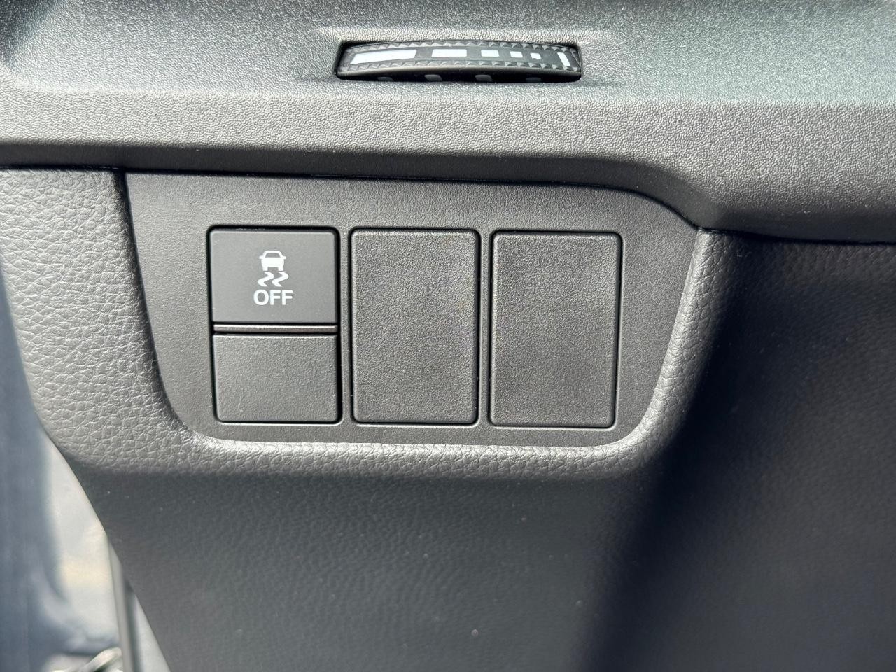 Honda CR-V Hybrid Vehicle Full-screen Gallery Image 23