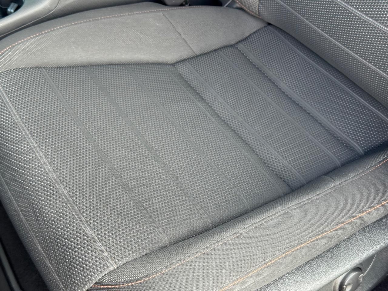 Honda CR-V Hybrid Vehicle Full-screen Gallery Image 26