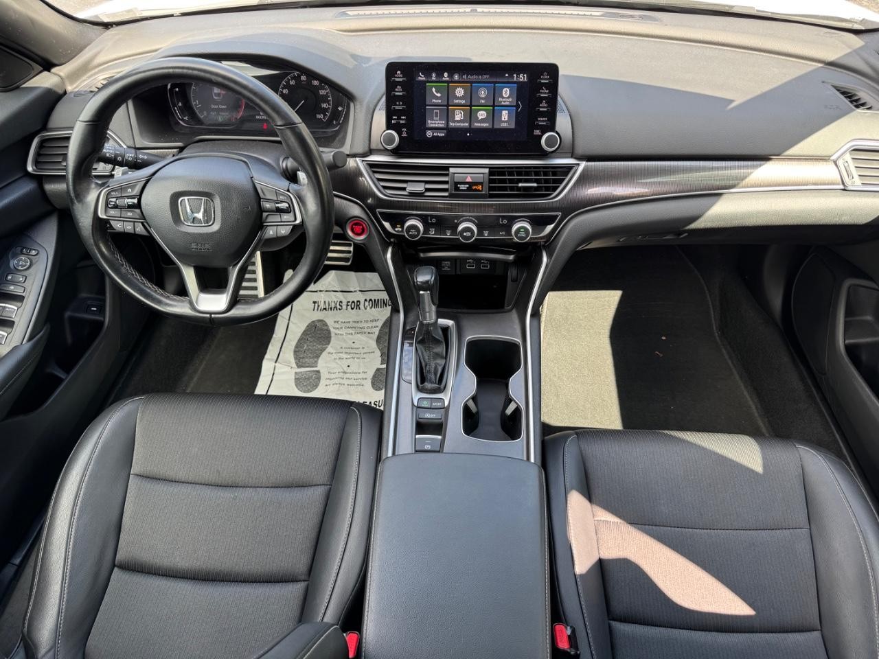 Honda Accord Sedan Vehicle Full-screen Gallery Image 11