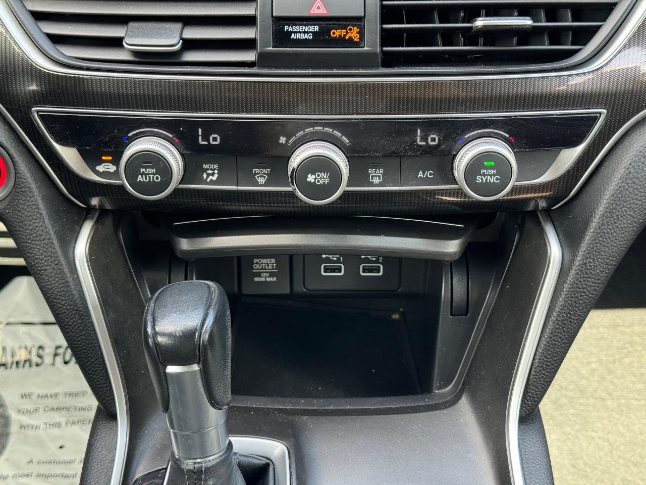 Honda Accord Sedan Vehicle Full-screen Gallery Image 14