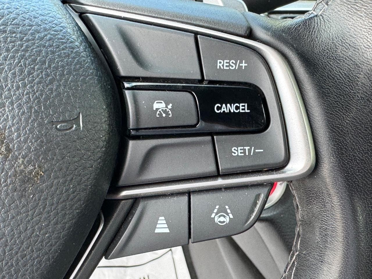 Honda Accord Sedan Vehicle Full-screen Gallery Image 20