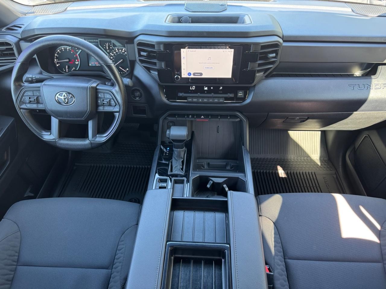 Toyota Tundra 4WD Vehicle Full-screen Gallery Image 11