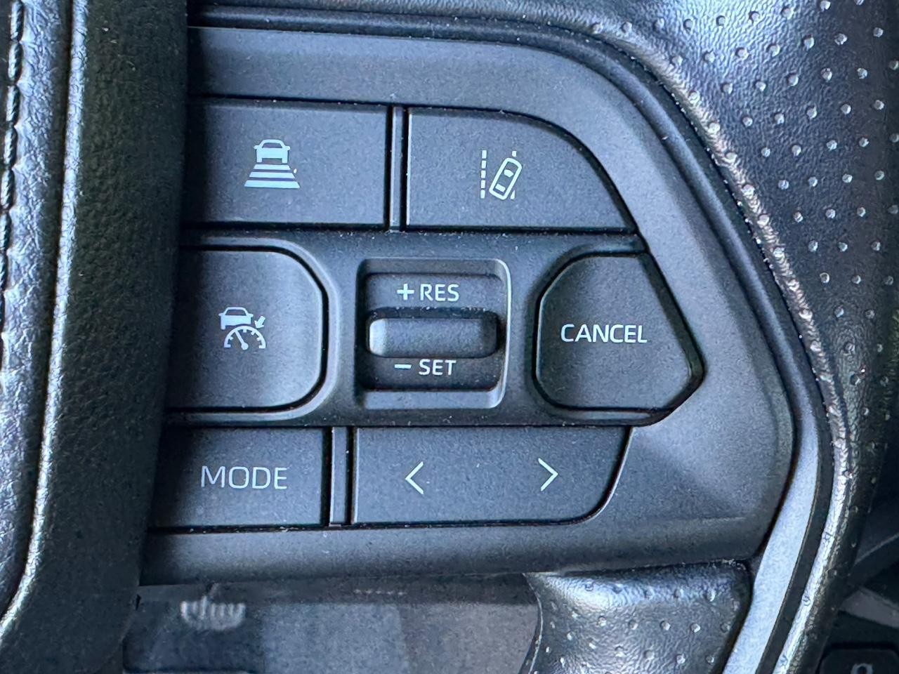 Toyota Tundra 4WD Vehicle Full-screen Gallery Image 20