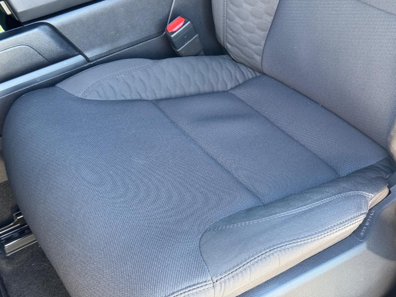 Toyota Tundra 4WD Vehicle Full-screen Gallery Image 24