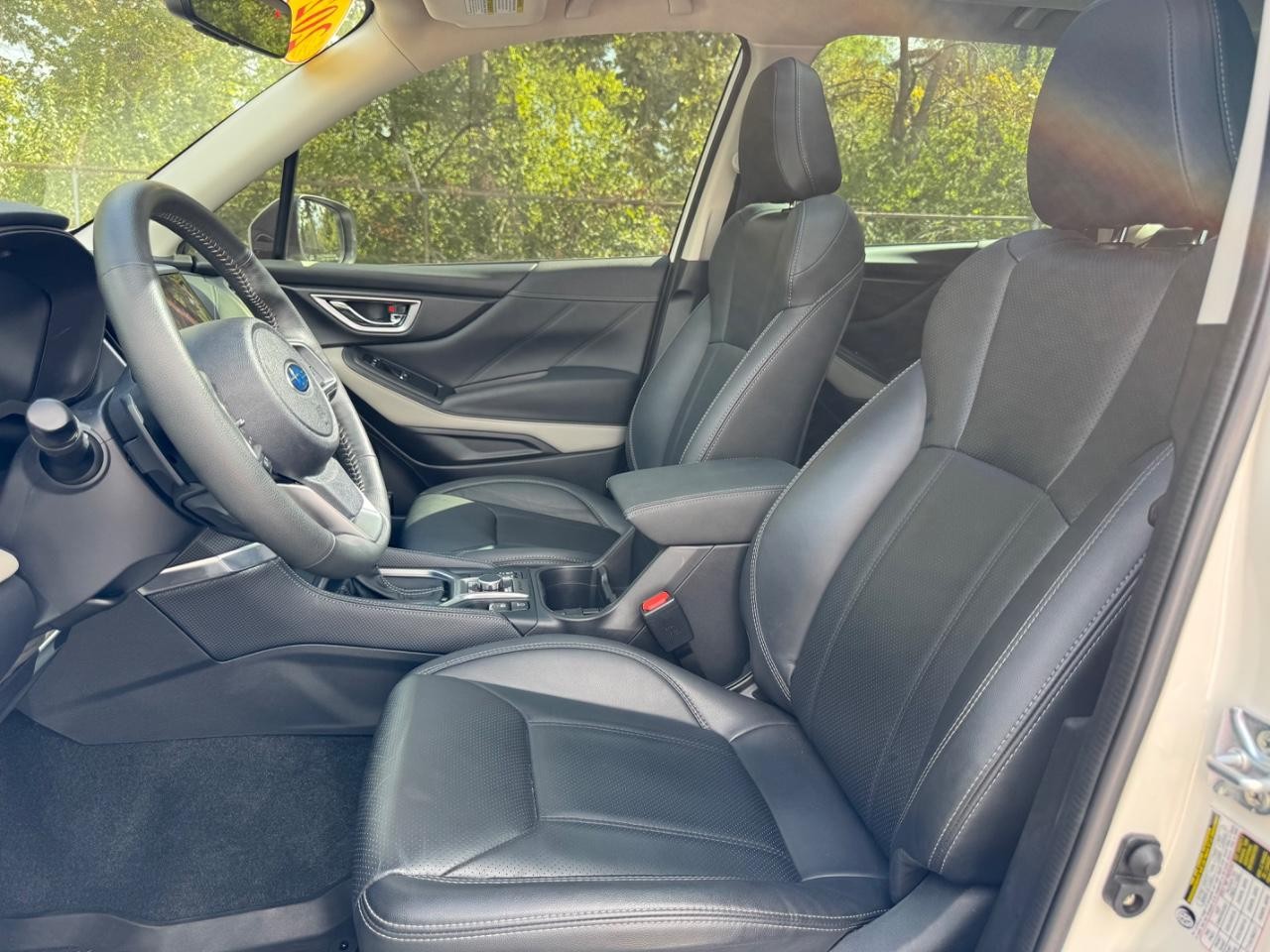 Subaru Forester Vehicle Full-screen Gallery Image 18