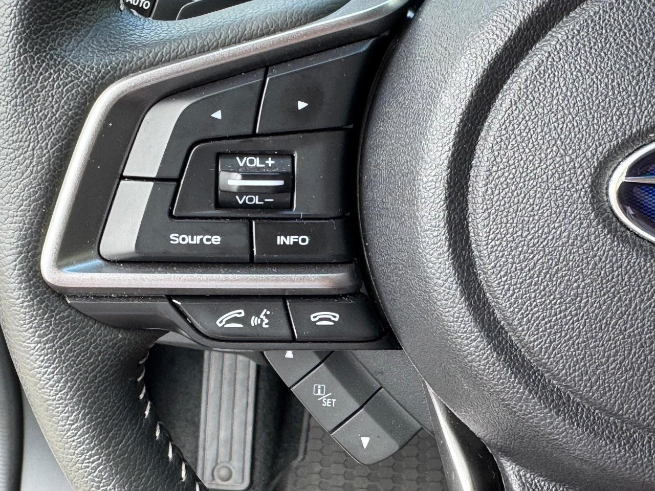 Subaru Forester Vehicle Full-screen Gallery Image 21