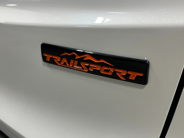 Honda CR-V Hybrid Vehicle Full-screen Gallery Image 07