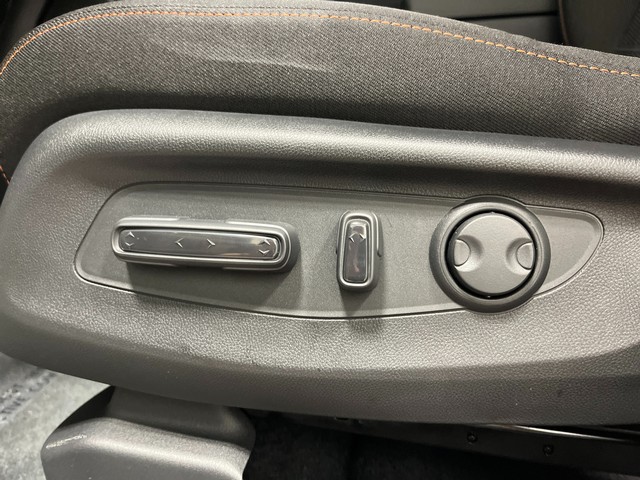 Honda CR-V Hybrid Vehicle Full-screen Gallery Image 14