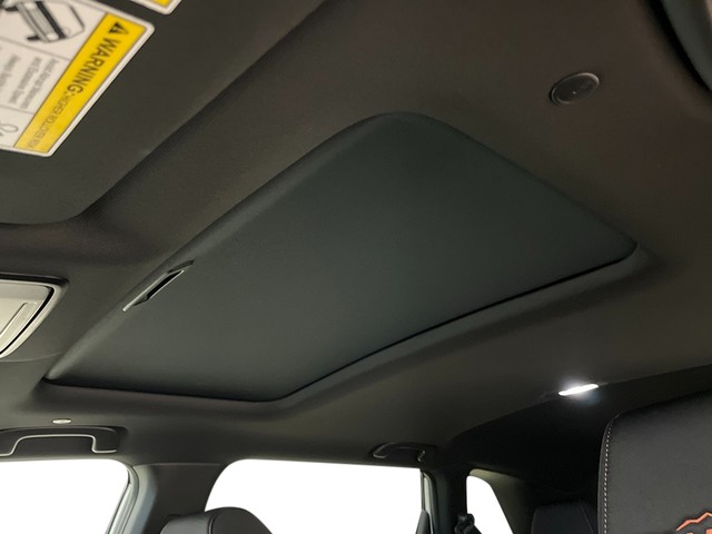 Honda CR-V Hybrid Vehicle Full-screen Gallery Image 16