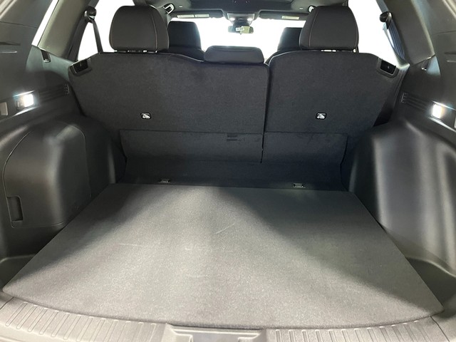 Honda CR-V Hybrid Vehicle Full-screen Gallery Image 27