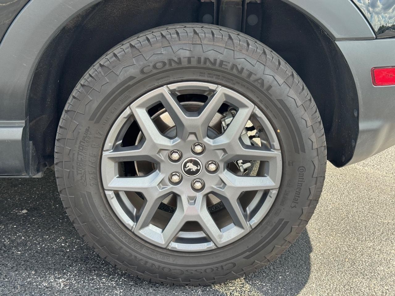 Ford Bronco Sport Vehicle Full-screen Gallery Image 07