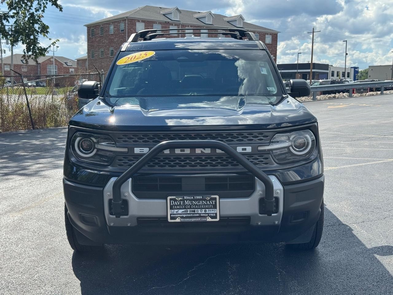 Ford Bronco Sport Vehicle Full-screen Gallery Image 09