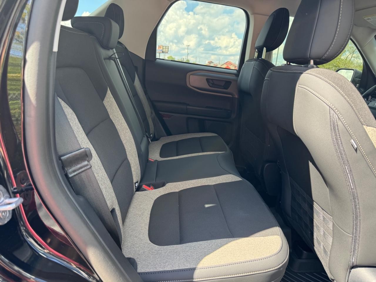 Ford Bronco Sport Vehicle Full-screen Gallery Image 10