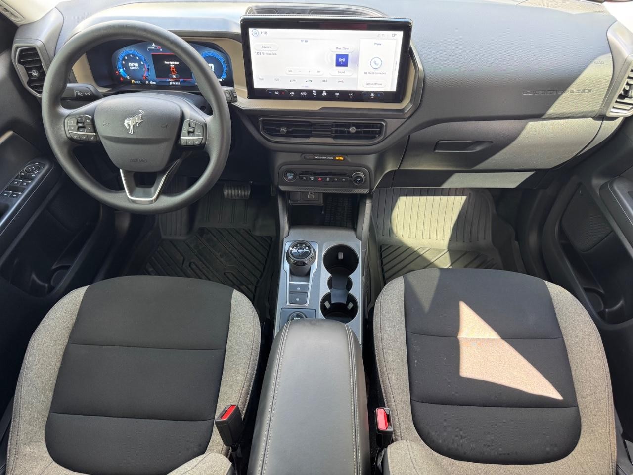 Ford Bronco Sport Vehicle Full-screen Gallery Image 11