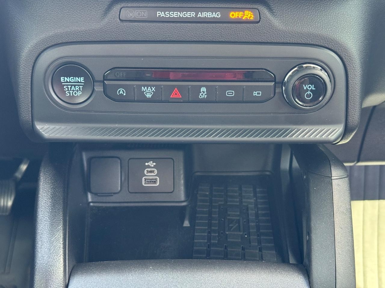 Ford Bronco Sport Vehicle Full-screen Gallery Image 14