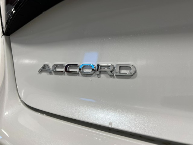 Honda Accord Hybrid Vehicle Full-screen Gallery Image 05