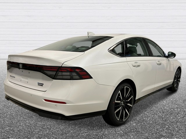 Honda Accord Hybrid Vehicle Full-screen Gallery Image 07