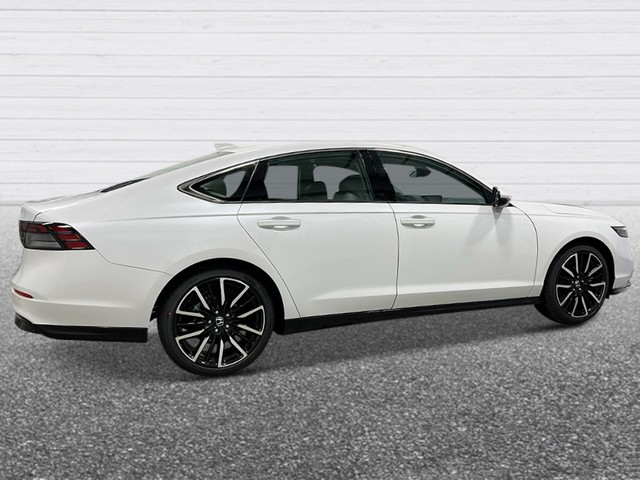 Honda Accord Hybrid Vehicle Full-screen Gallery Image 08