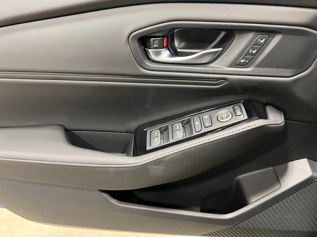 Honda Accord Hybrid Vehicle Full-screen Gallery Image 15