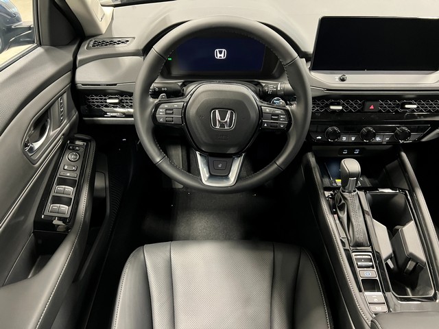 Honda Accord Hybrid Vehicle Full-screen Gallery Image 16