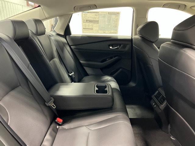 Honda Accord Hybrid Vehicle Full-screen Gallery Image 31