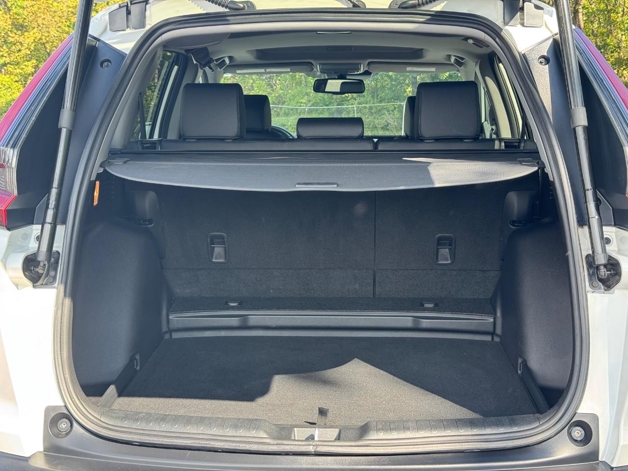 Honda CR-V Vehicle Full-screen Gallery Image 04