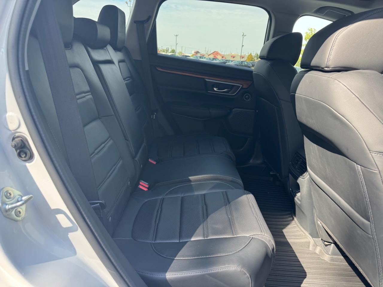 Honda CR-V Vehicle Full-screen Gallery Image 10