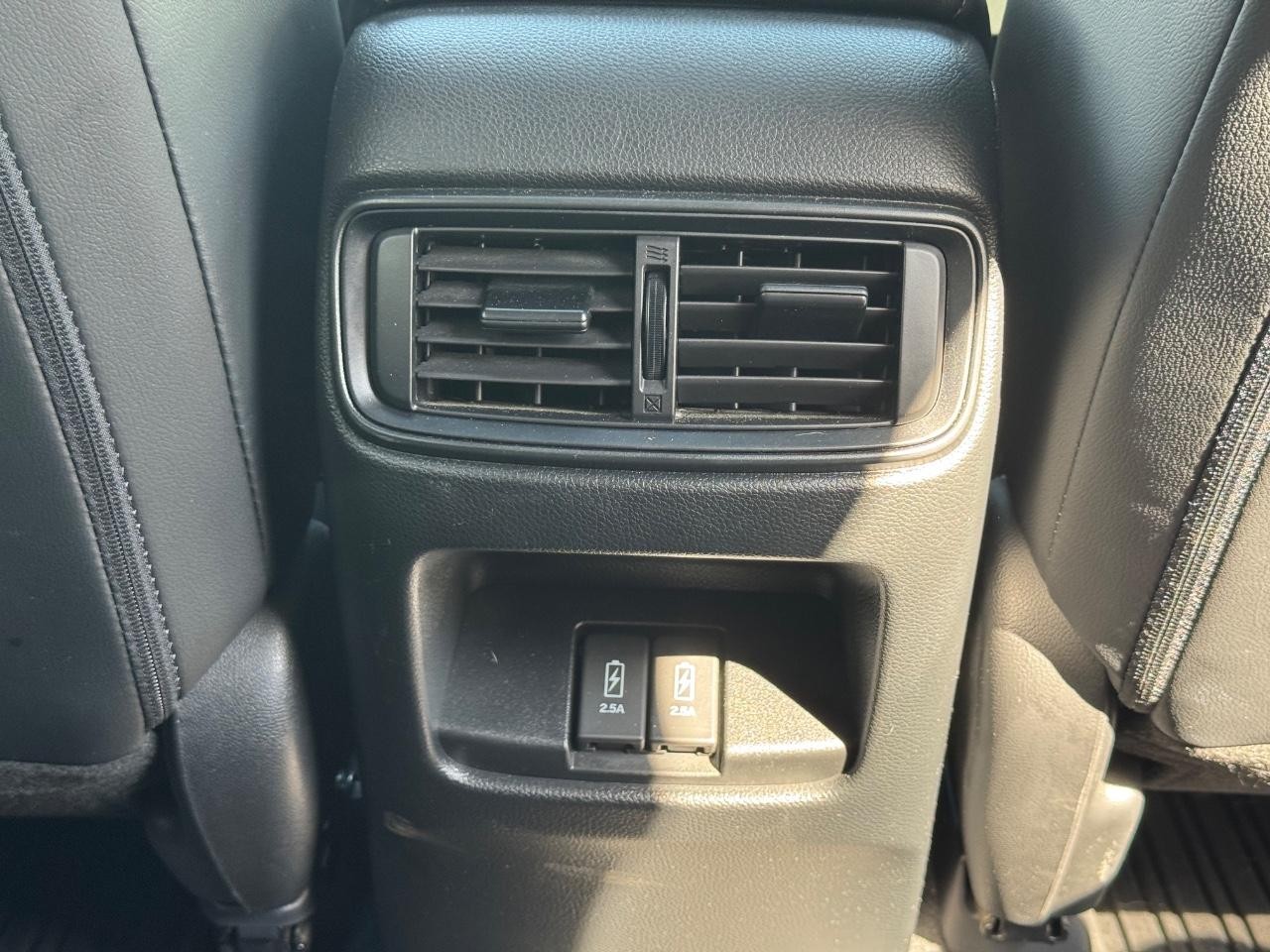 Honda CR-V Vehicle Full-screen Gallery Image 15