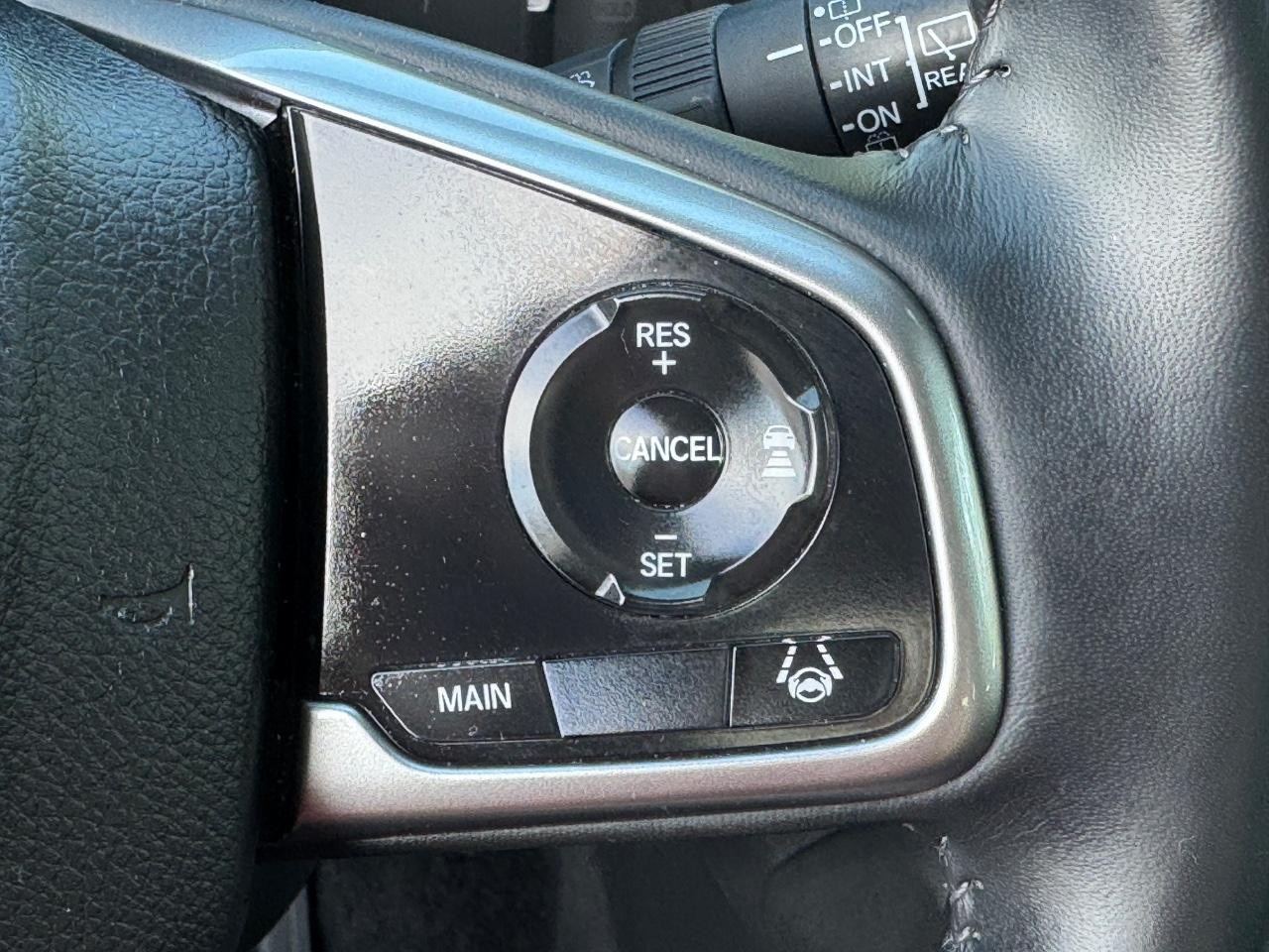 Honda CR-V Vehicle Full-screen Gallery Image 21