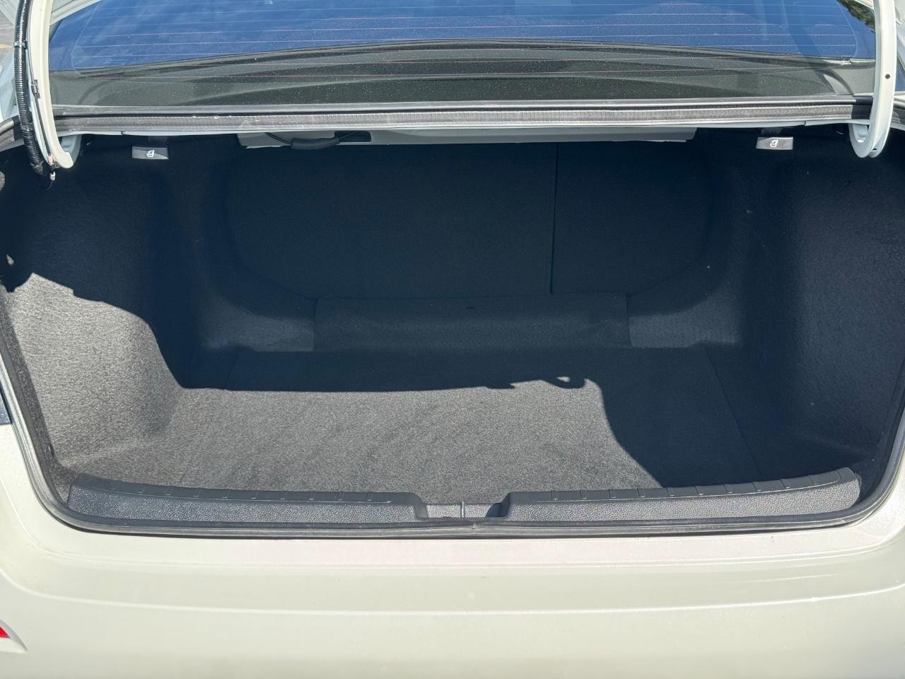 Honda Civic Sedan Vehicle Full-screen Gallery Image 04