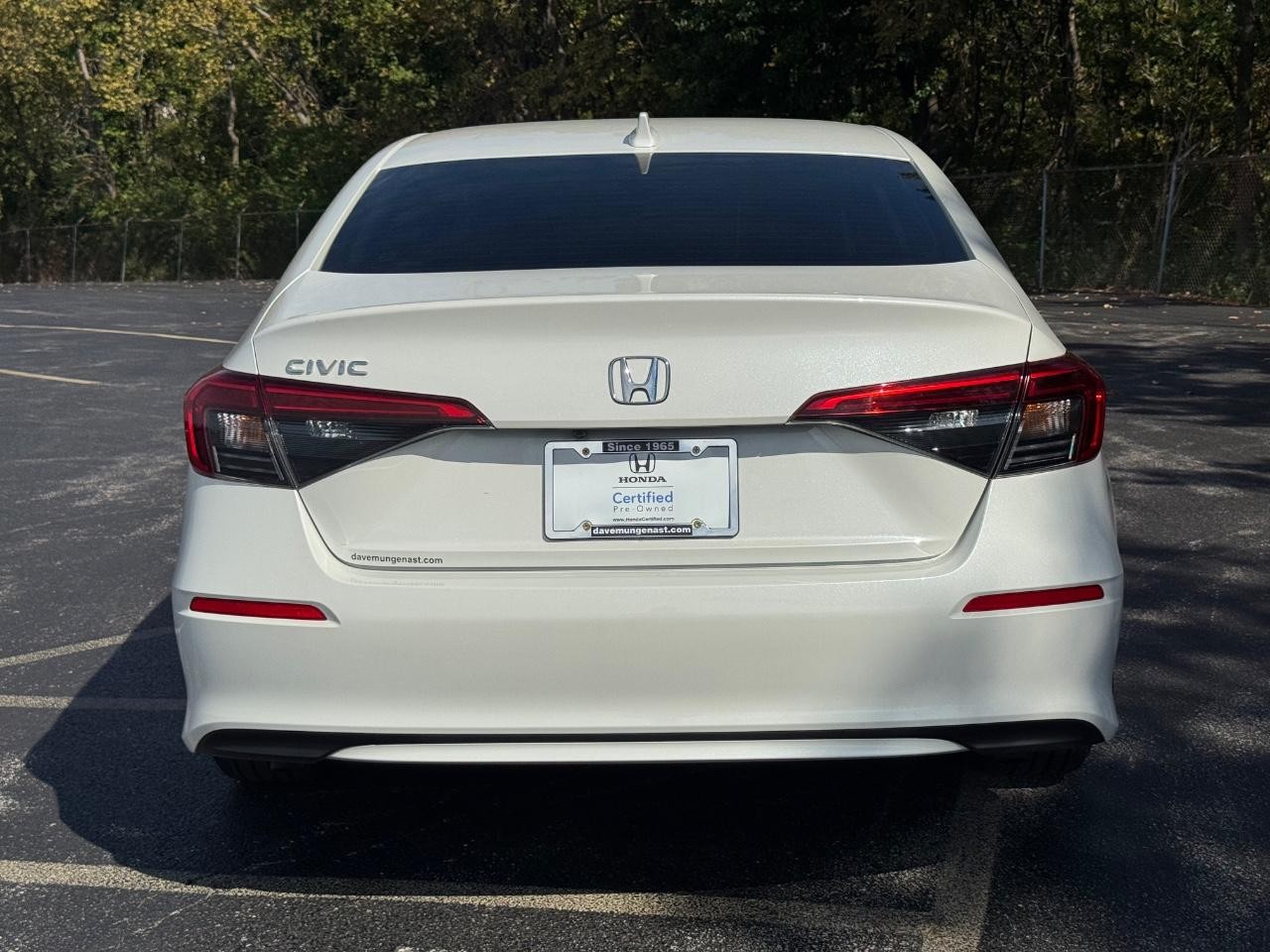 Honda Civic Sedan Vehicle Full-screen Gallery Image 05