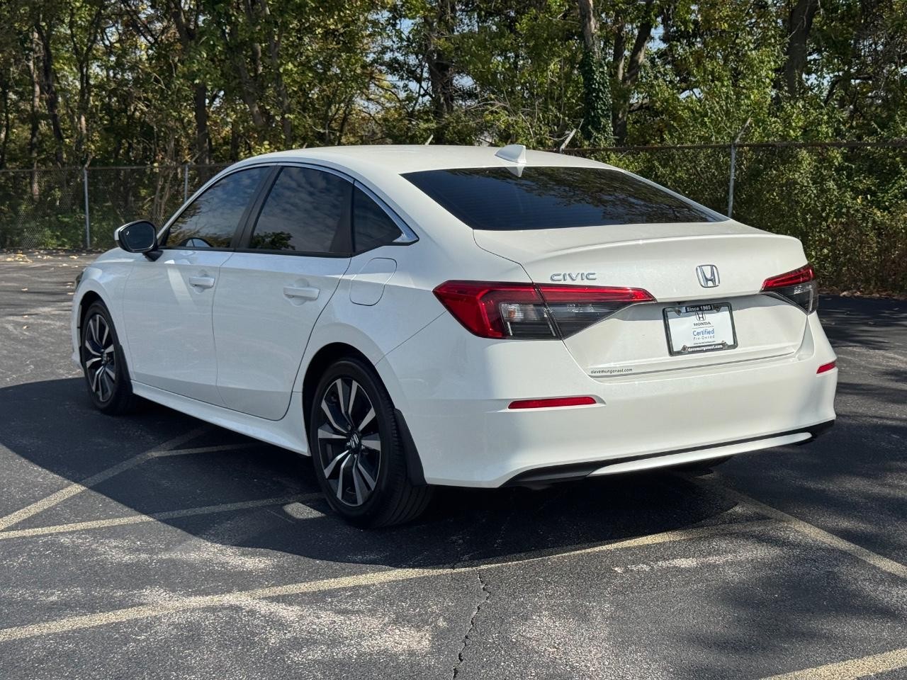 Honda Civic Sedan Vehicle Full-screen Gallery Image 06