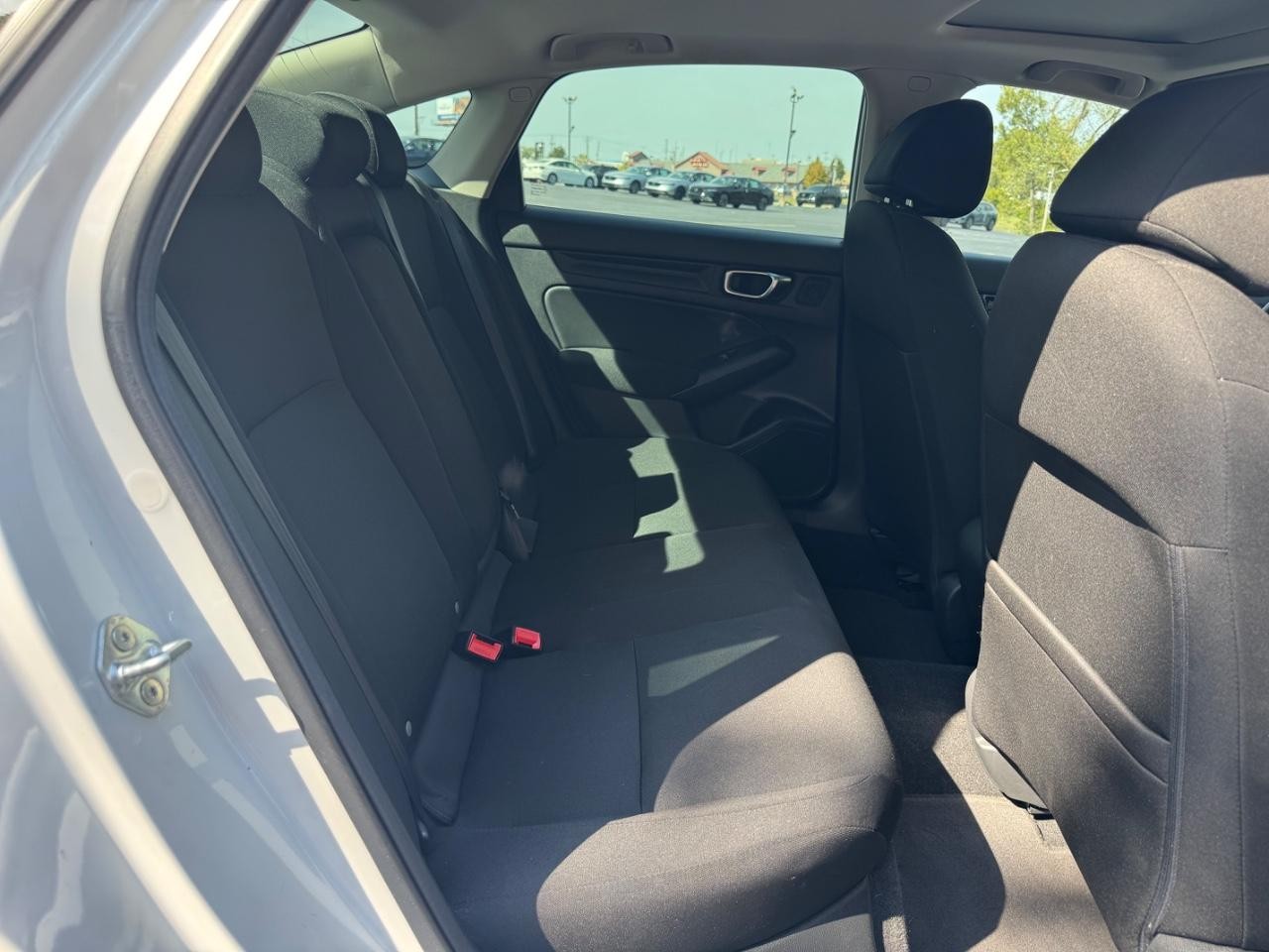 Honda Civic Sedan Vehicle Full-screen Gallery Image 10