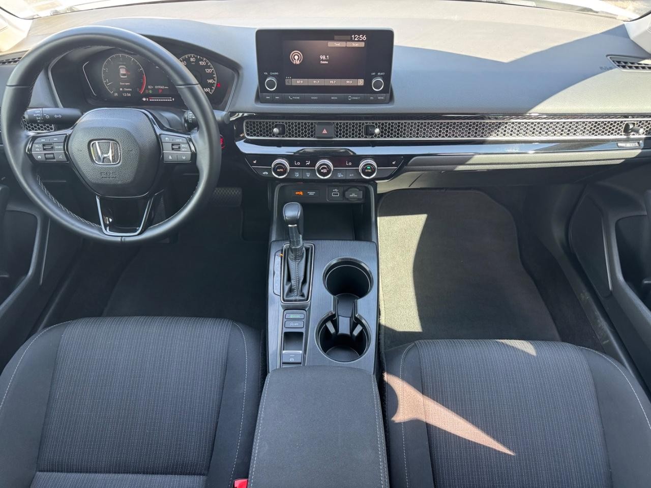 Honda Civic Sedan Vehicle Full-screen Gallery Image 11