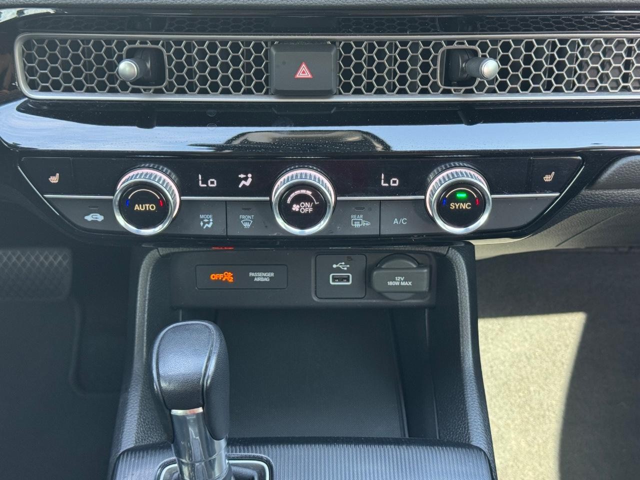 Honda Civic Sedan Vehicle Full-screen Gallery Image 14