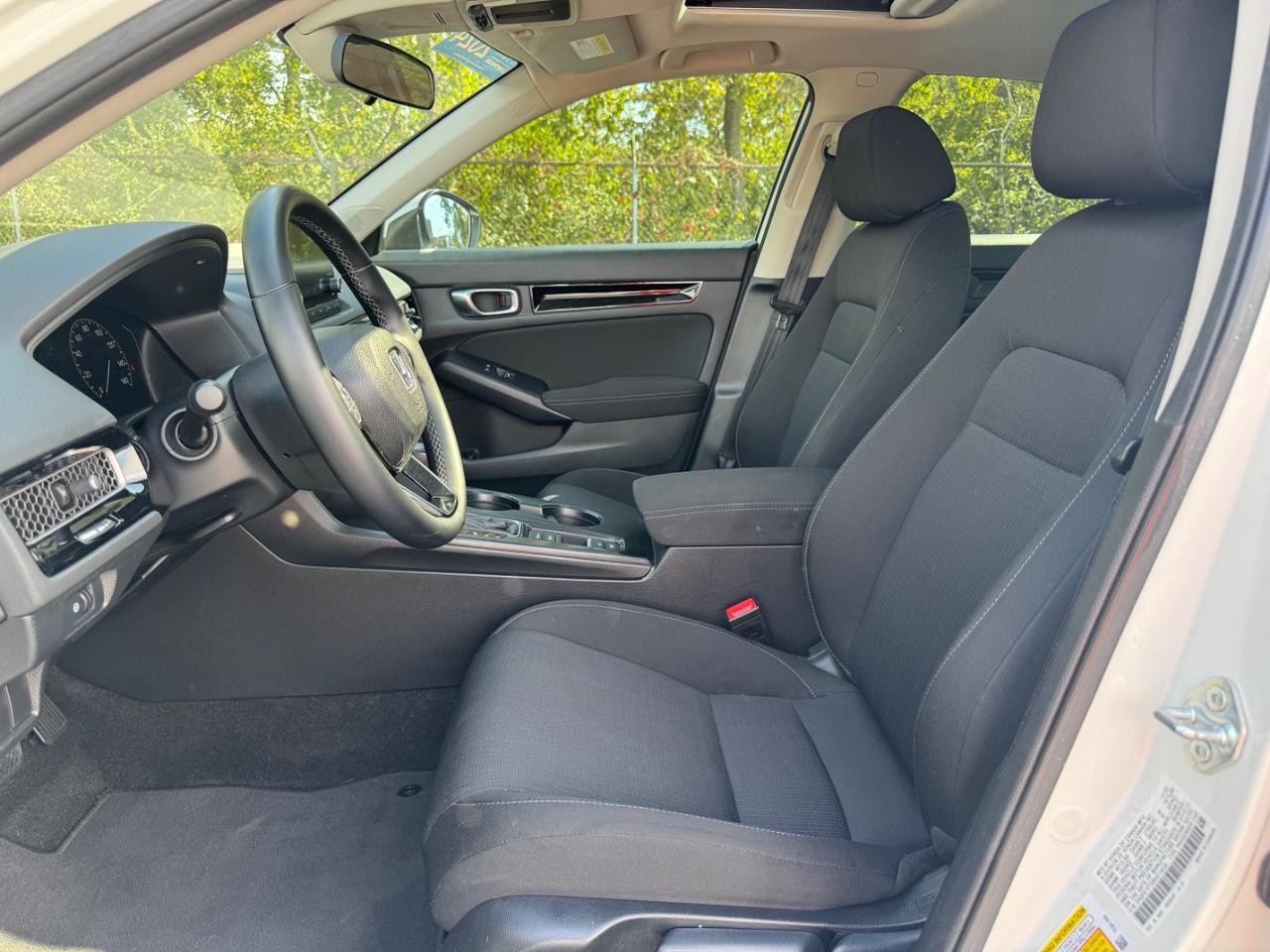 Honda Civic Sedan Vehicle Full-screen Gallery Image 17