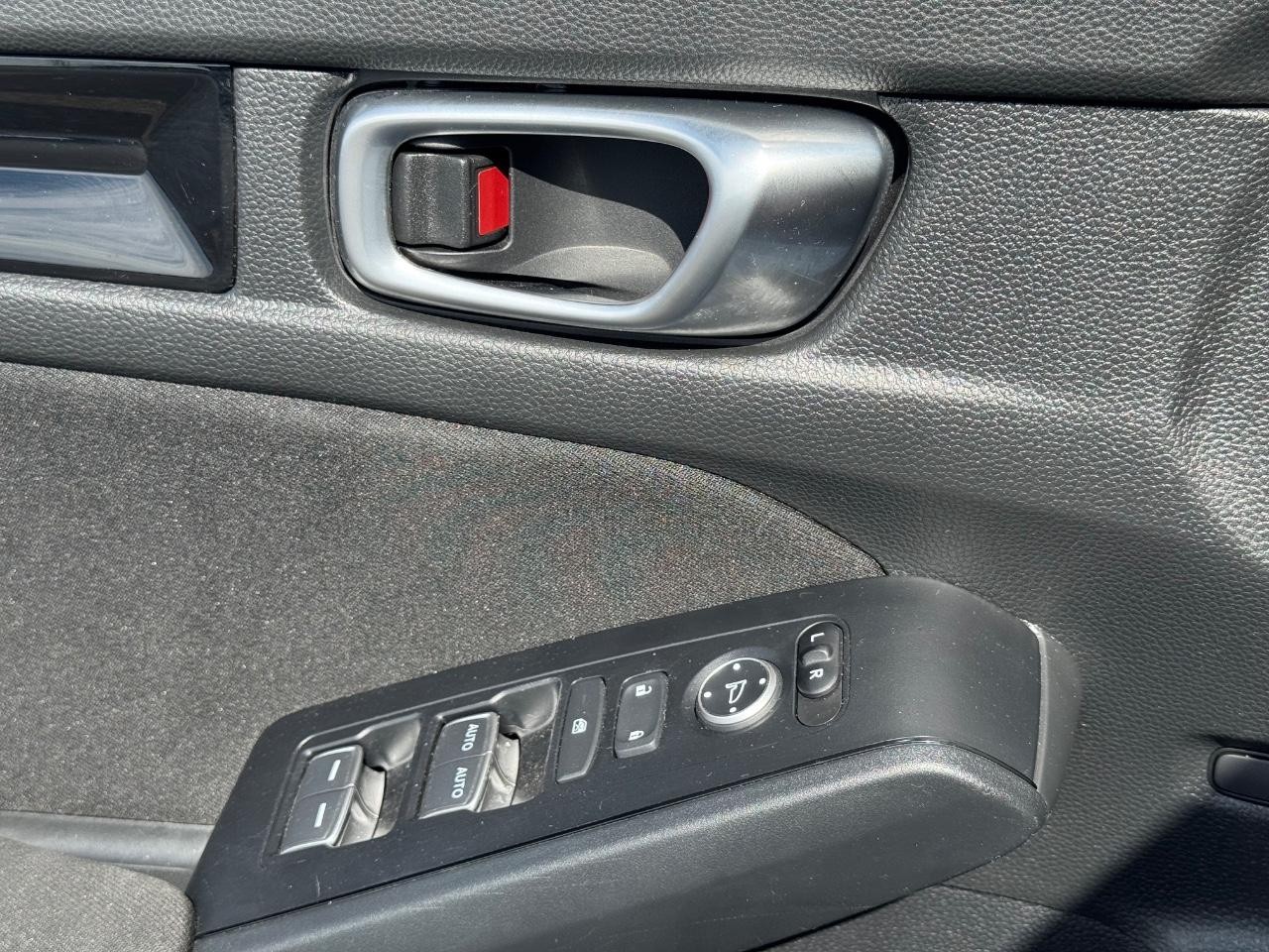 Honda Civic Sedan Vehicle Full-screen Gallery Image 24