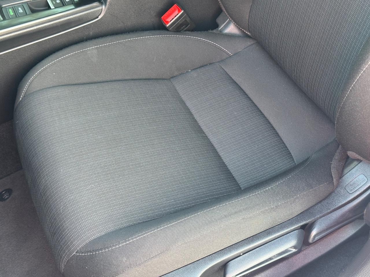 Honda Civic Sedan Vehicle Full-screen Gallery Image 25