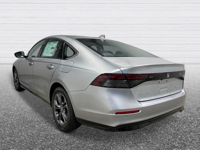 Honda Accord Hybrid Vehicle Full-screen Gallery Image 03