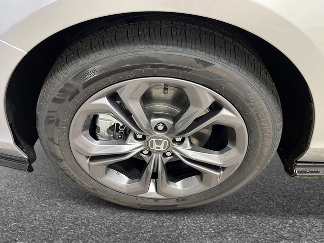 Honda Accord Hybrid Vehicle Full-screen Gallery Image 11