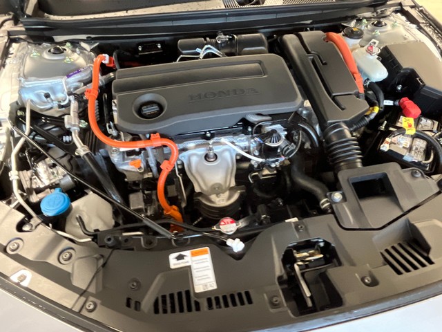 Honda Accord Hybrid Vehicle Full-screen Gallery Image 12