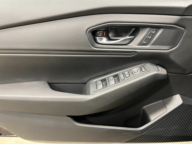 Honda Accord Hybrid Vehicle Full-screen Gallery Image 15