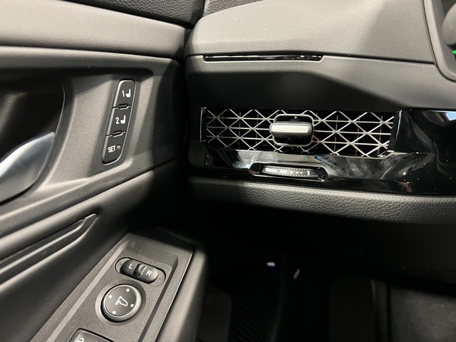 Honda Accord Hybrid Vehicle Full-screen Gallery Image 18