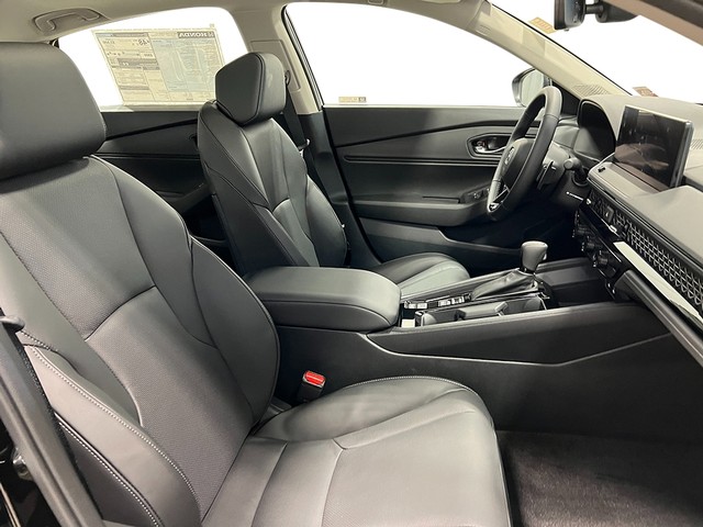 Honda Accord Hybrid Vehicle Full-screen Gallery Image 32