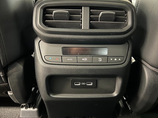 Honda Pilot Vehicle Full-screen Gallery Image 29