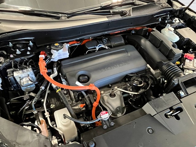 Honda CR-V Hybrid Vehicle Full-screen Gallery Image 12