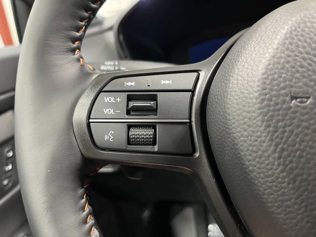 Honda CR-V Hybrid Vehicle Full-screen Gallery Image 18